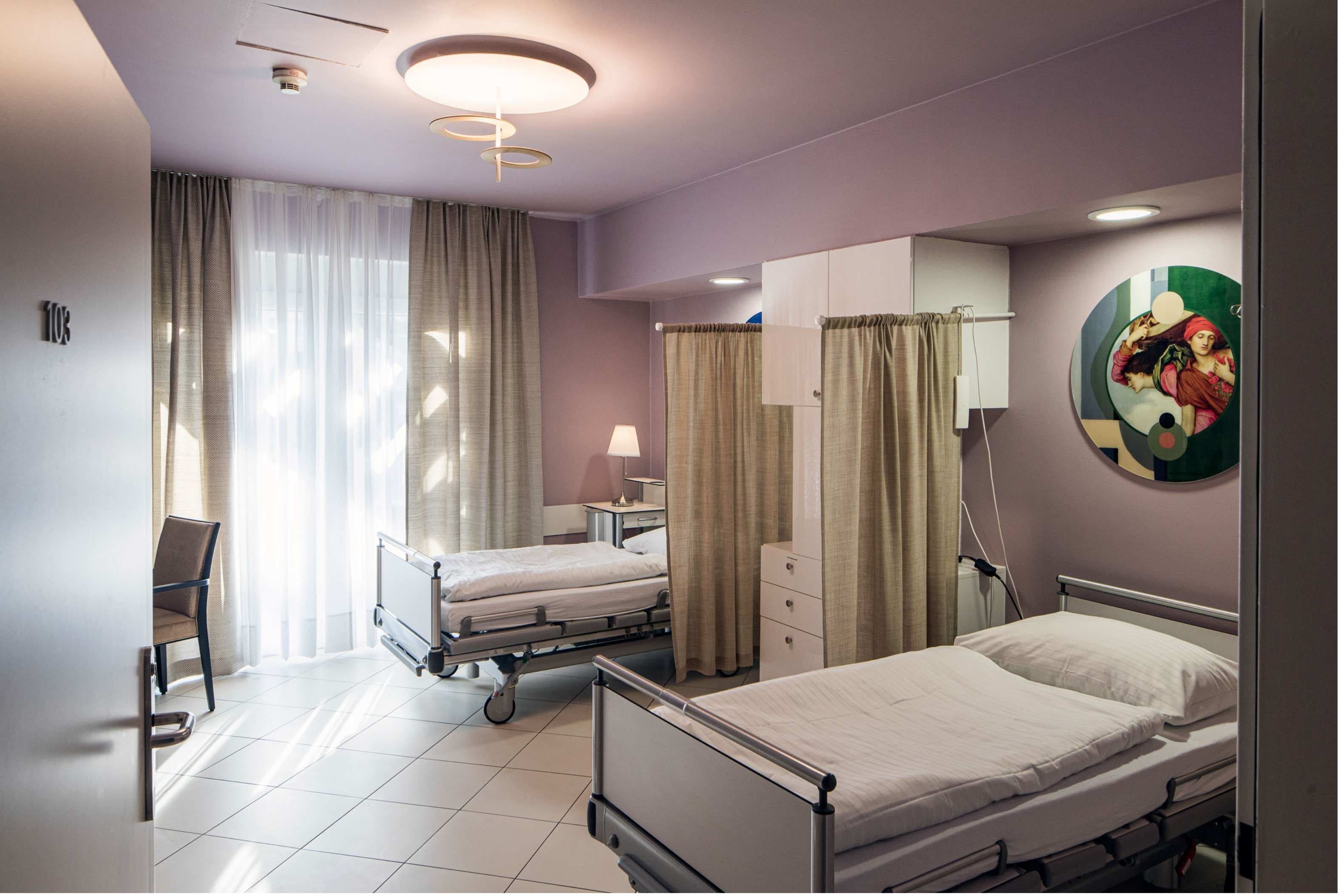 Patientenzimmer der ATOMOS Klinik Währing
